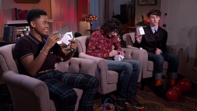 2019-09-04_-_Collider_Extras_It_Chapter_Two_Cast_Interview_mp45633.jpg