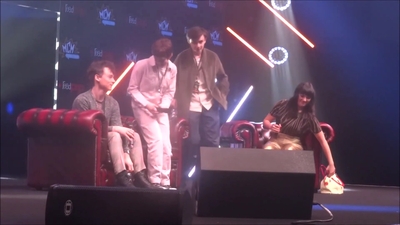 2019-10-25_-_MCM_Comic_Con_-_It_Cast_Panel_02_mp47065.jpg