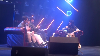 2019-10-25_-_MCM_Comic_Con_-_It_Cast_Panel_02_mp47070.jpg