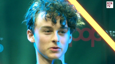 2019-10-25_-_Red_Carpet_News_TV_-_MCM_London_Comic_Con_2019_mp45222.jpg