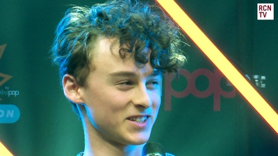 2019-10-25_-_Red_Carpet_News_TV_-_MCM_London_Comic_Con_2019_mp45224.jpg