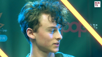2019-10-25_-_Red_Carpet_News_TV_-_MCM_London_Comic_Con_2019_mp45230.jpg