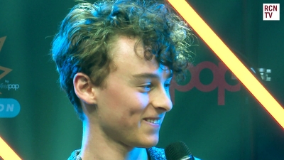 2019-10-25_-_Red_Carpet_News_TV_-_MCM_London_Comic_Con_2019_mp45232.jpg