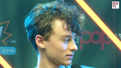 2019-10-25_-_Red_Carpet_News_TV_-_MCM_London_Comic_Con_2019_mp45263.jpg